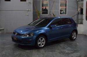 Volkswagen golf 1.6L nafta  puertas color celeste