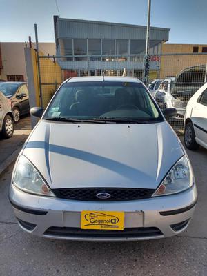 FORD FOCUS 1,6 8V AMBIENTE 5P