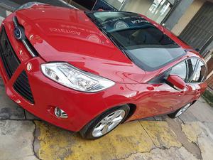 FORD FOCUS SE PLUS AT  VENDO PERMUTO