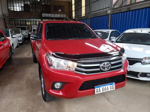 IMPECABLE TOYOTA HILUX SR 2.4 4X