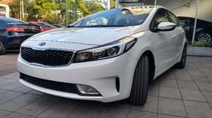 Kia Cerato Hatch 1.6 At  Nafta 5 Puertas Cuero 