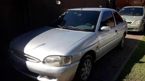 Ford escort coupe SI gnc impecable
