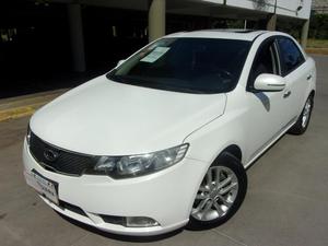 KIA CERATO FORTE  ESPACIO GIAMA