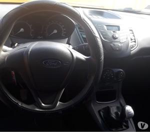 Dueña vende Ford Fiesta kinetic 