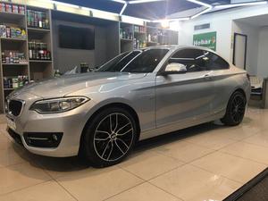 BMW 220i Sport Line.