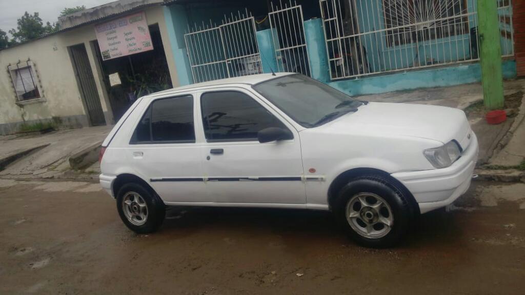 Vendo Ford Fiesta 99