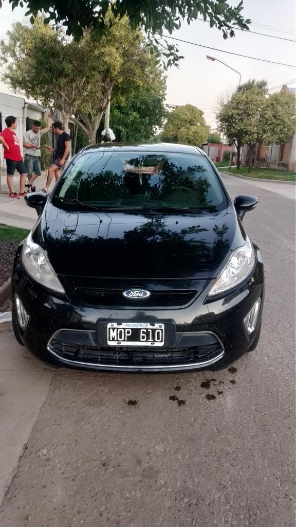 Vendo Ford Fiesta Kinetic  Titanium