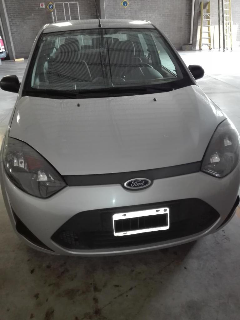 FORD FIESTA MAX AMBIENTE PLUS 1.6 4 PUERTAS