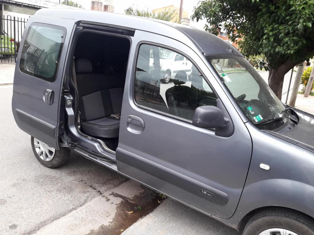 Renault Kangoo patagonica  asientos GNC entrega $