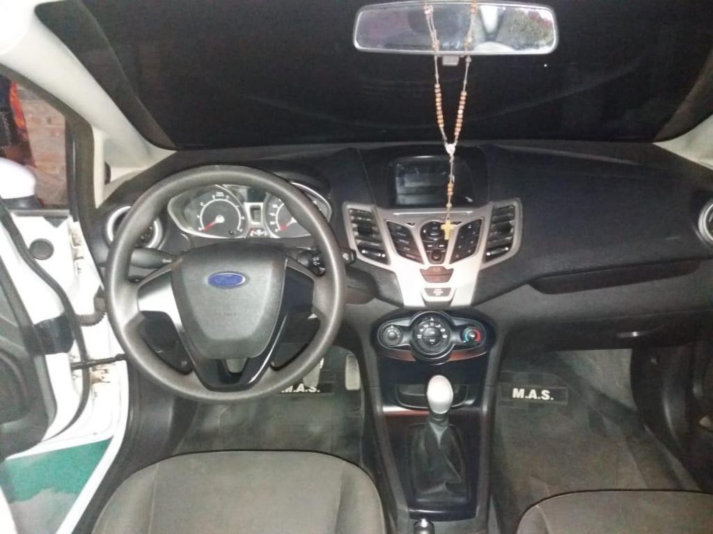 Vendo o permuto Ford Fiesta Kinetic