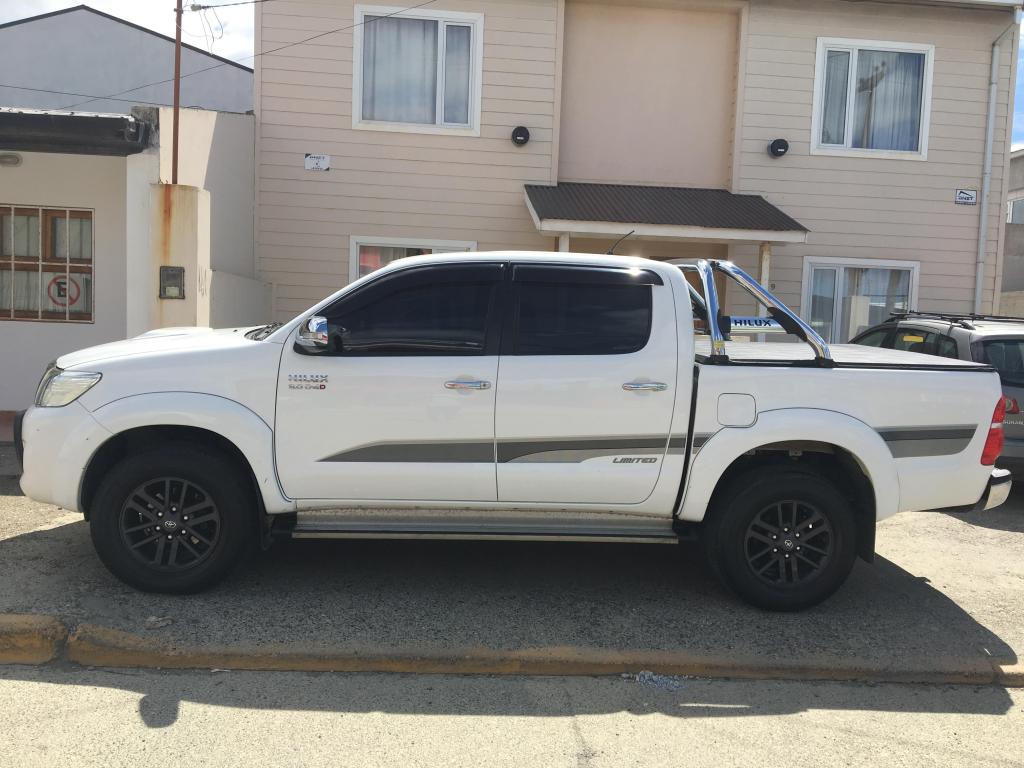 Vendo o permuto Toyota Hilux