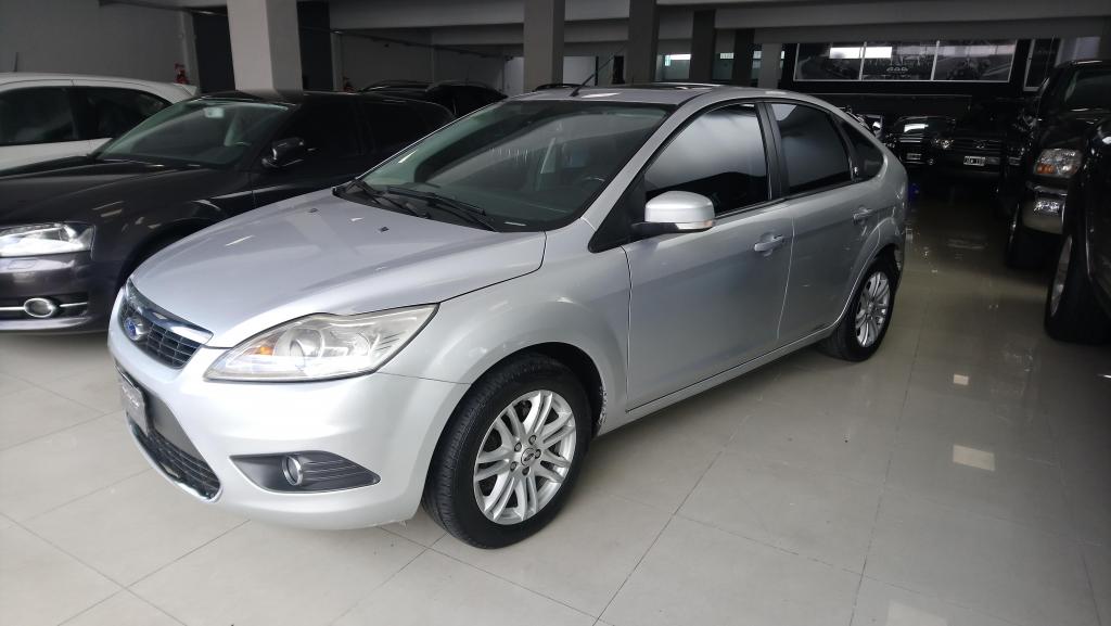 Ford Focus 2.0 Ghia impecable