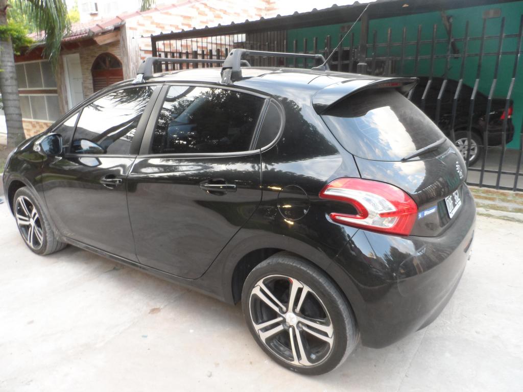 Vendo Peugeot 208 Allure Touchscreen