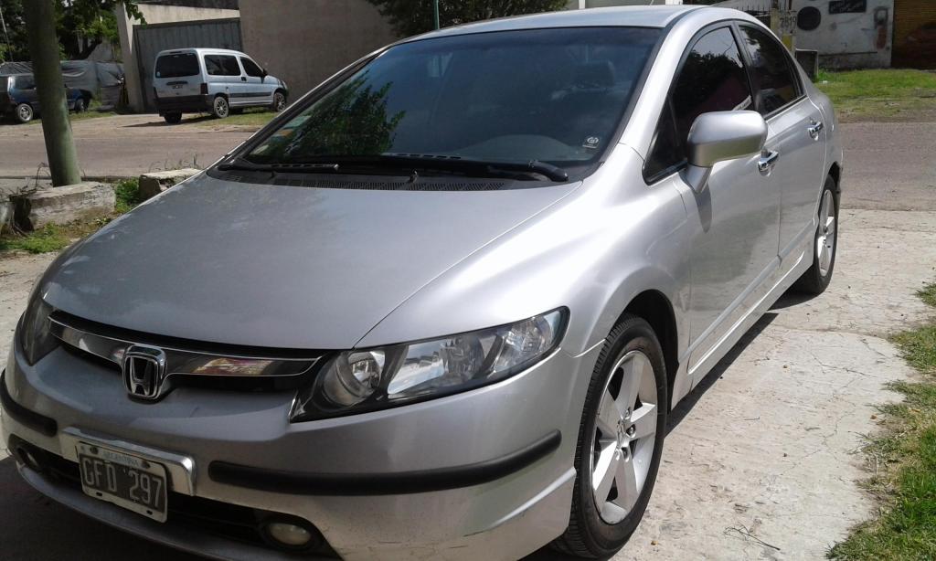 Honda civic cuero full