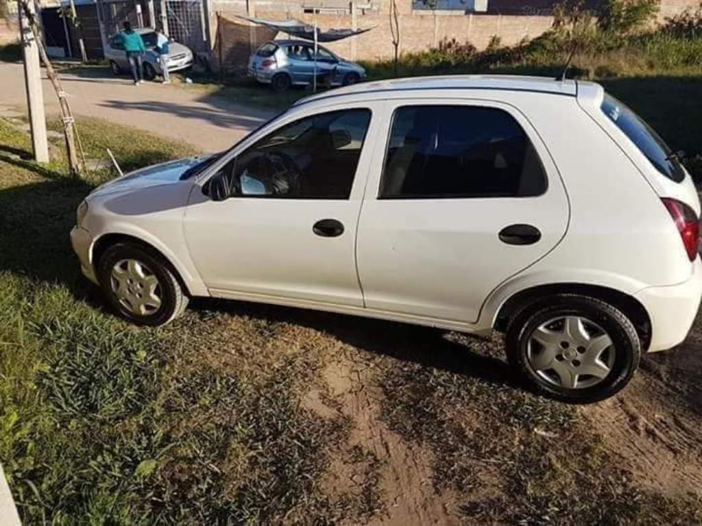 Permuvendo Chevrolet Celta  Ls