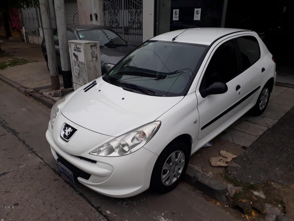 Peugeot 207 Compact 5P 1.4 Nafta Active 75cv