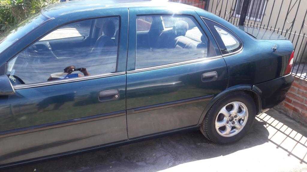 VENDO CHEVROLET VECTRA  NAFTA GNC