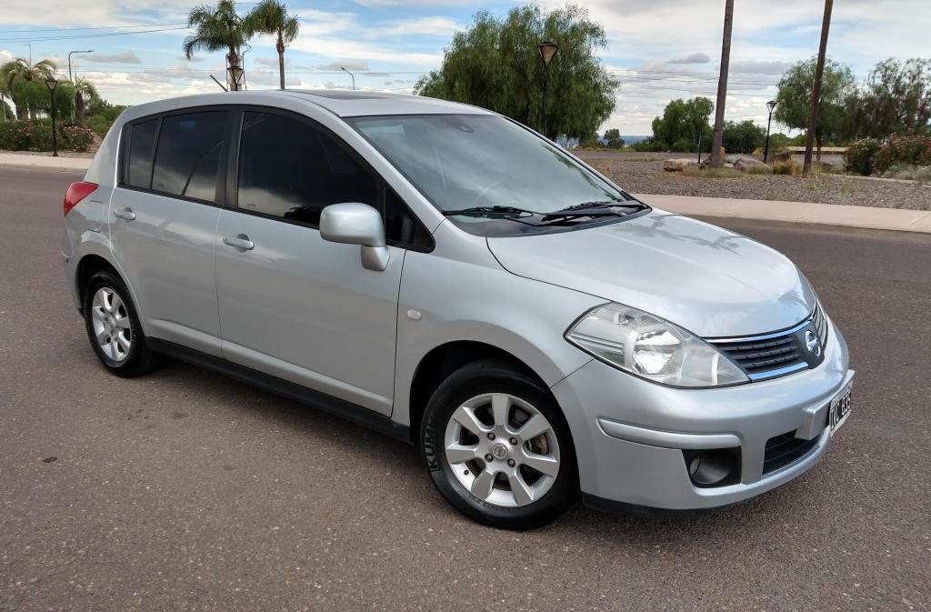 Nissan TIIDA  nafta FULL cuerotecho.!! IMPECABLE.!!