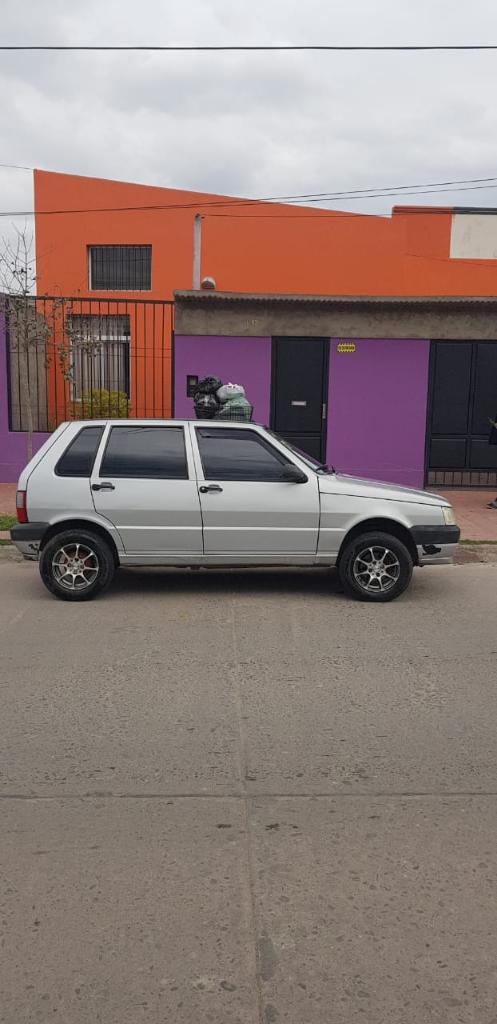 Vendo Fiat Uno Fire 1.3 Modelo 