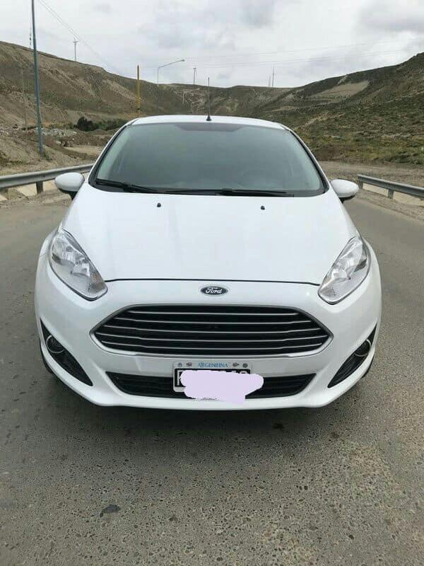 Ford Fiesta SE  impecable