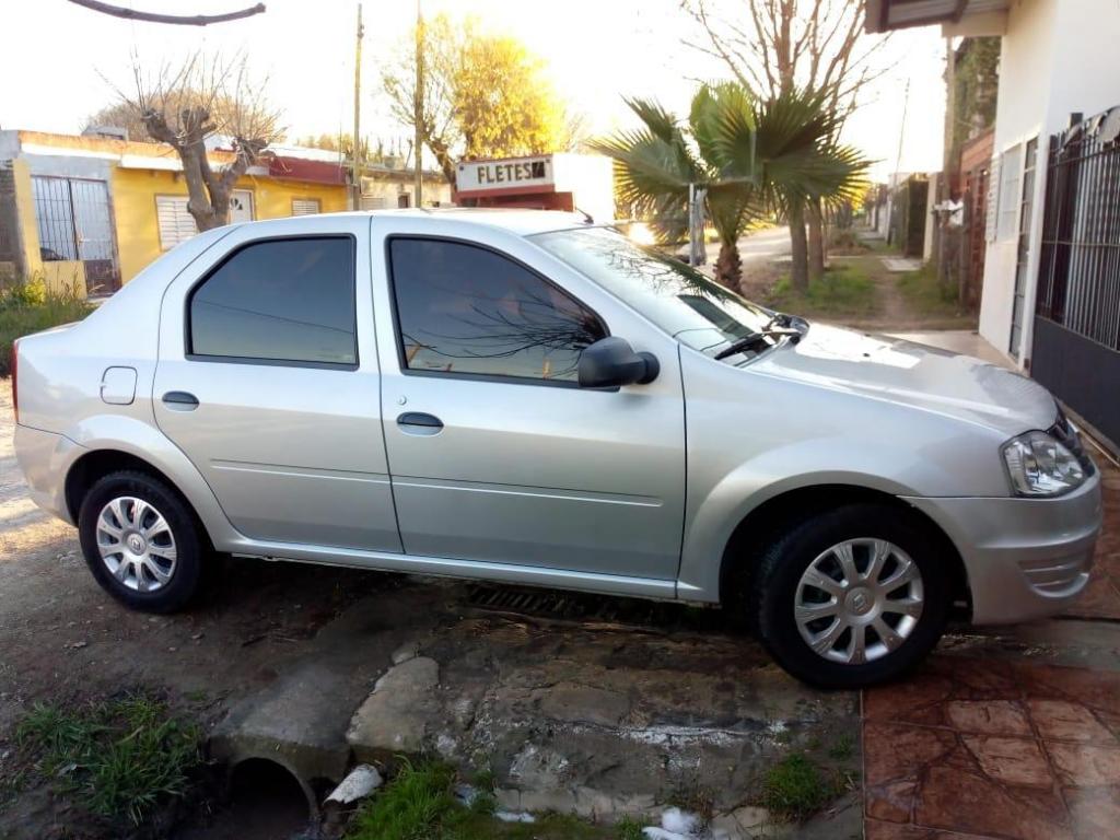 Renault Logan . Tiene  km. UNICO DUEÑO