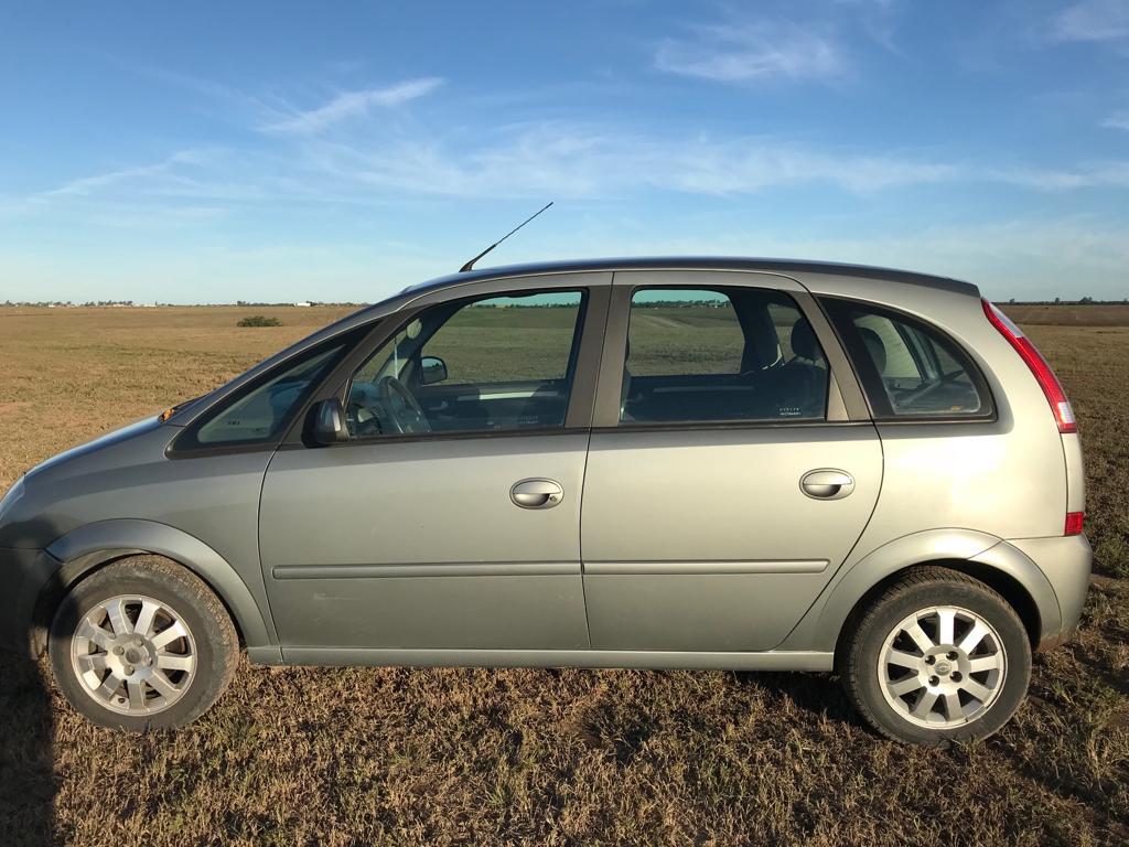 Dueña vende Chevrolet Meriva Easytronic caja automática,