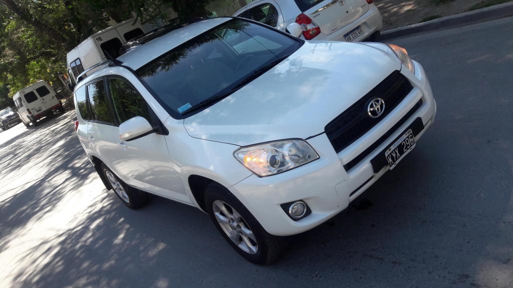 Toyota Rav Aut. Full 4X2