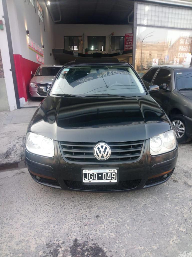 VOLKSWAGEN BORA 1.8T HIGHLINE  Y CUOTAS!!