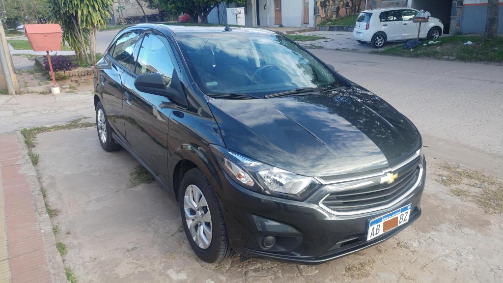 Vendo Chevrolet Onix Lt Gris Obscuro.