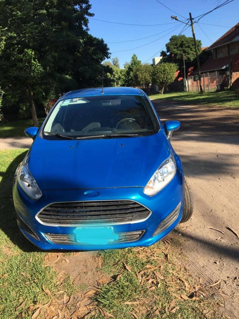 vendo auto ford fiesta