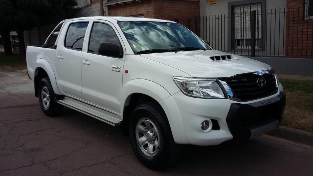 TITULAR VENDE TOYOTA HILUX 3.0 MODELO . INMACULADA!!