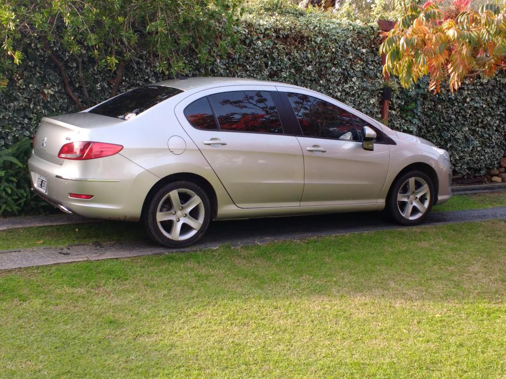 Peugeot 408 Allure 2.0N MT NAV 143cv