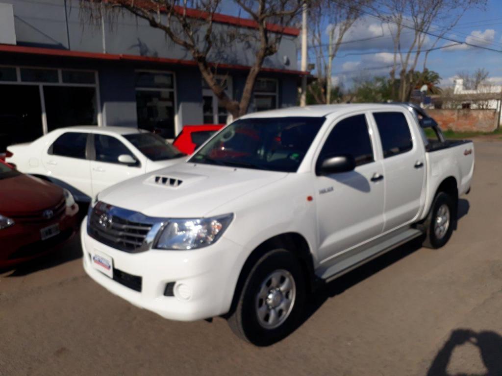 TOYOTA HILUX DC 4X4 DX PACK 