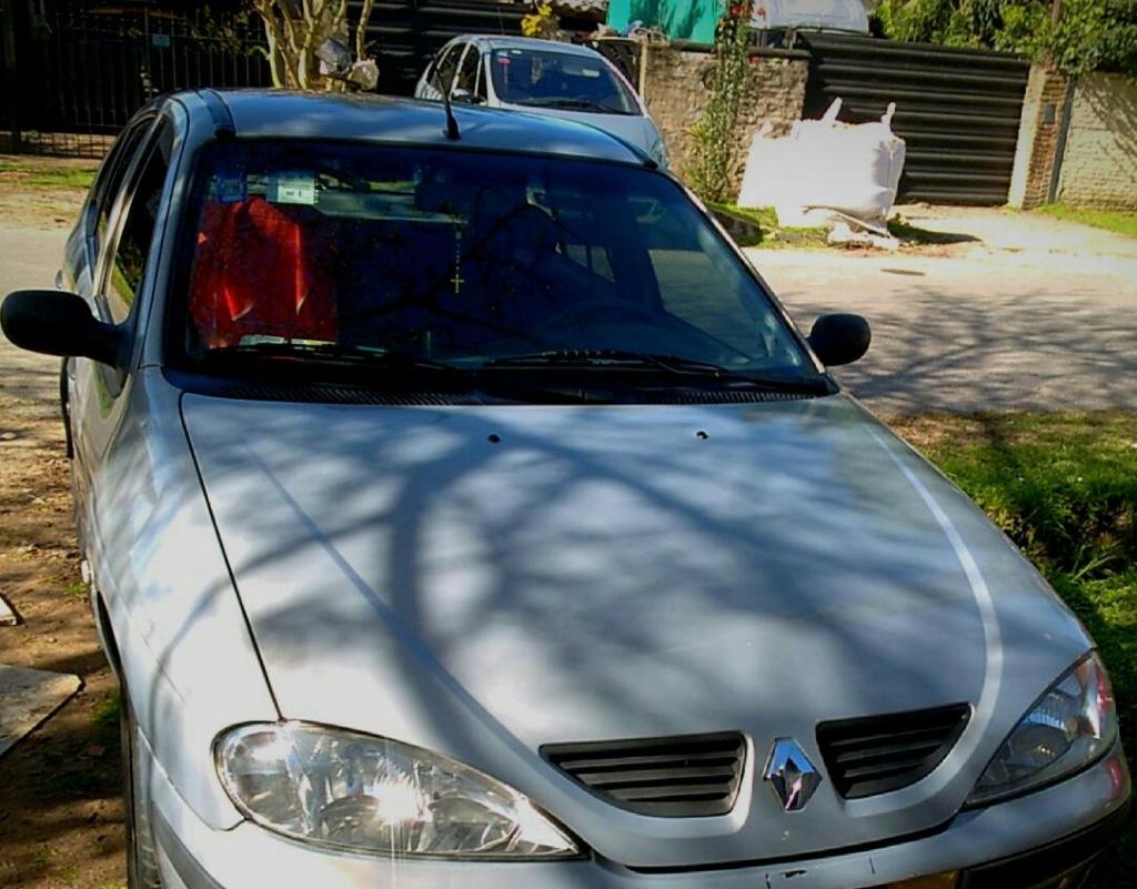 VENDO RENAULT MEGANE NAFTERO CON GNC V EXCELENTE ANDAR