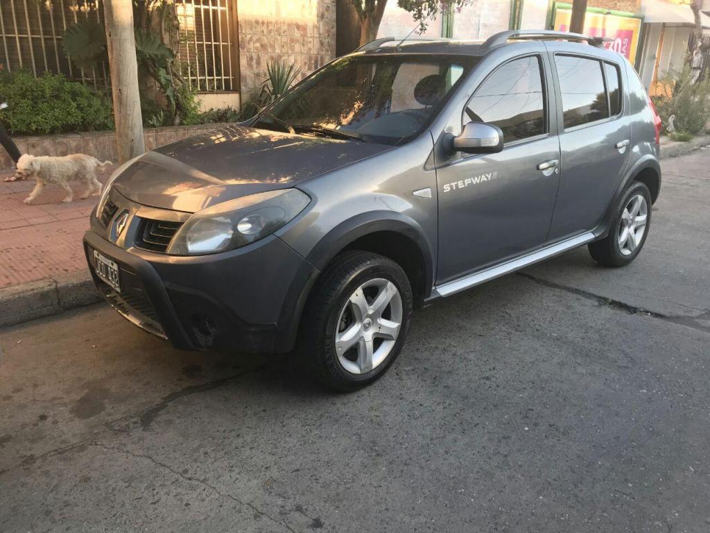 SANDERO STEPWAY AÑO 