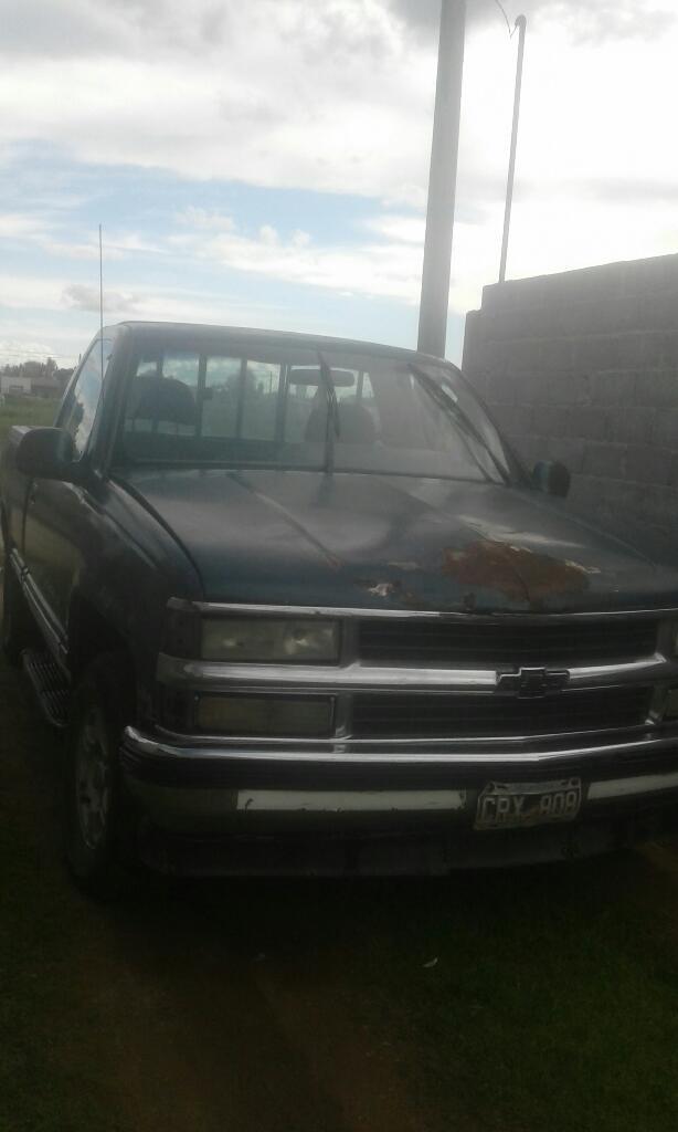 Vendo Chevrolet Silverado Modelo 99 6 Cc