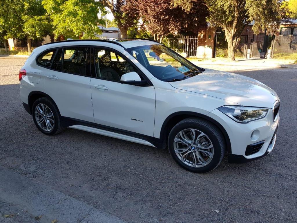 BMW X1 20i 