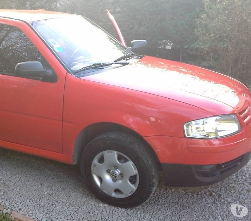 VW Gol 1.6 rojo 