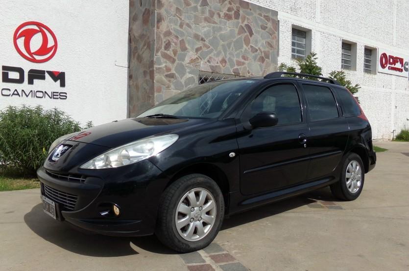 PEUGEOT  SW COMPACT AÑO , IMPECABLE! Acercate a