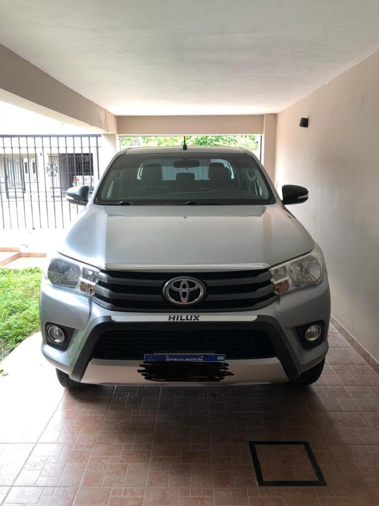 VENDO HILUX 