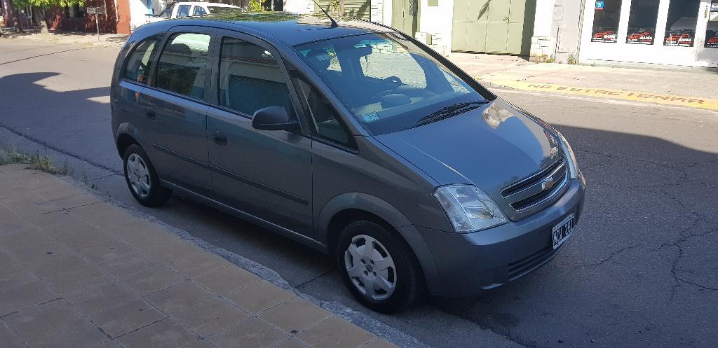 Meriva  Impecable. Ideal para Famili