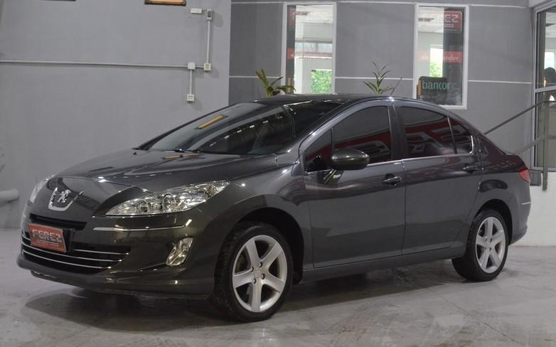 Peugeot 408 feline 2.0 nafta  puertas color gris