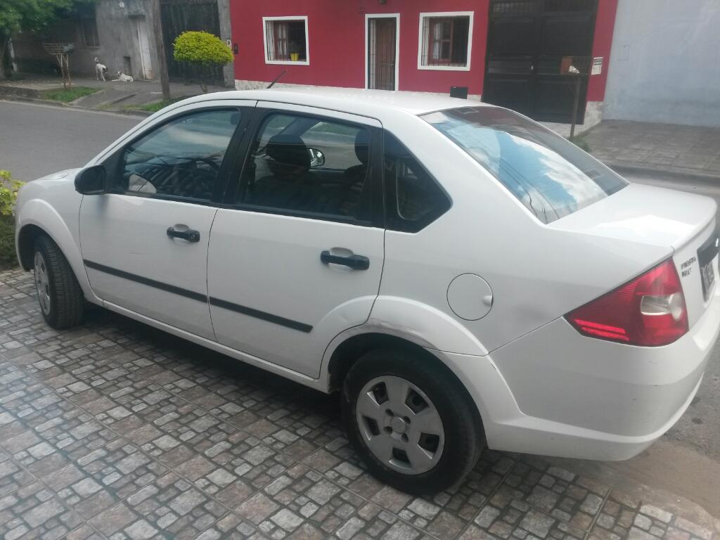 Vendo Fiesta Max Impecable