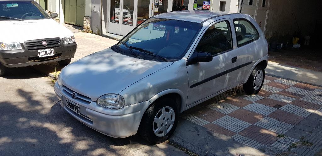 Corsa 1.6 Año  Base