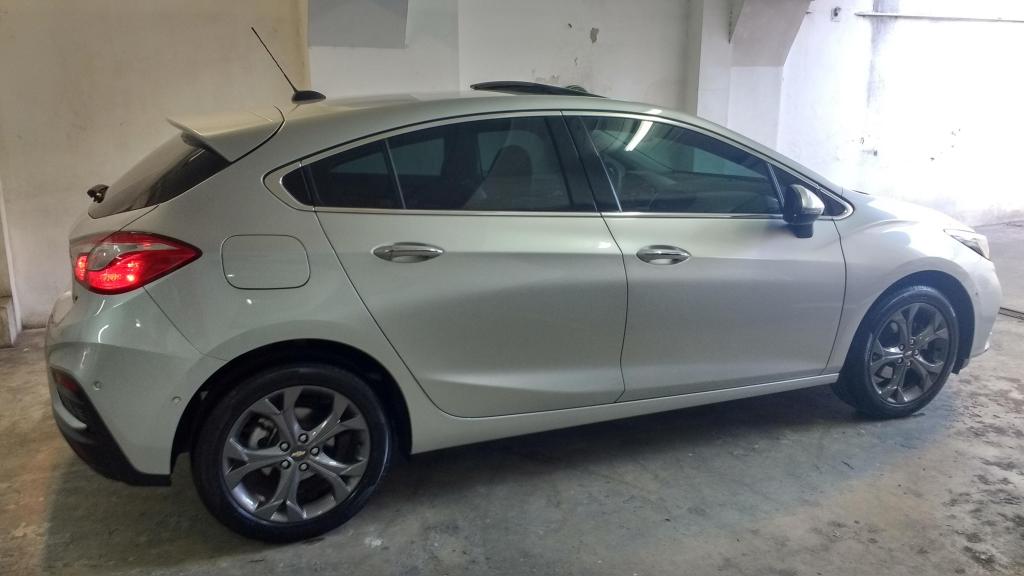 Cruze LTZ Plus Hatch  km