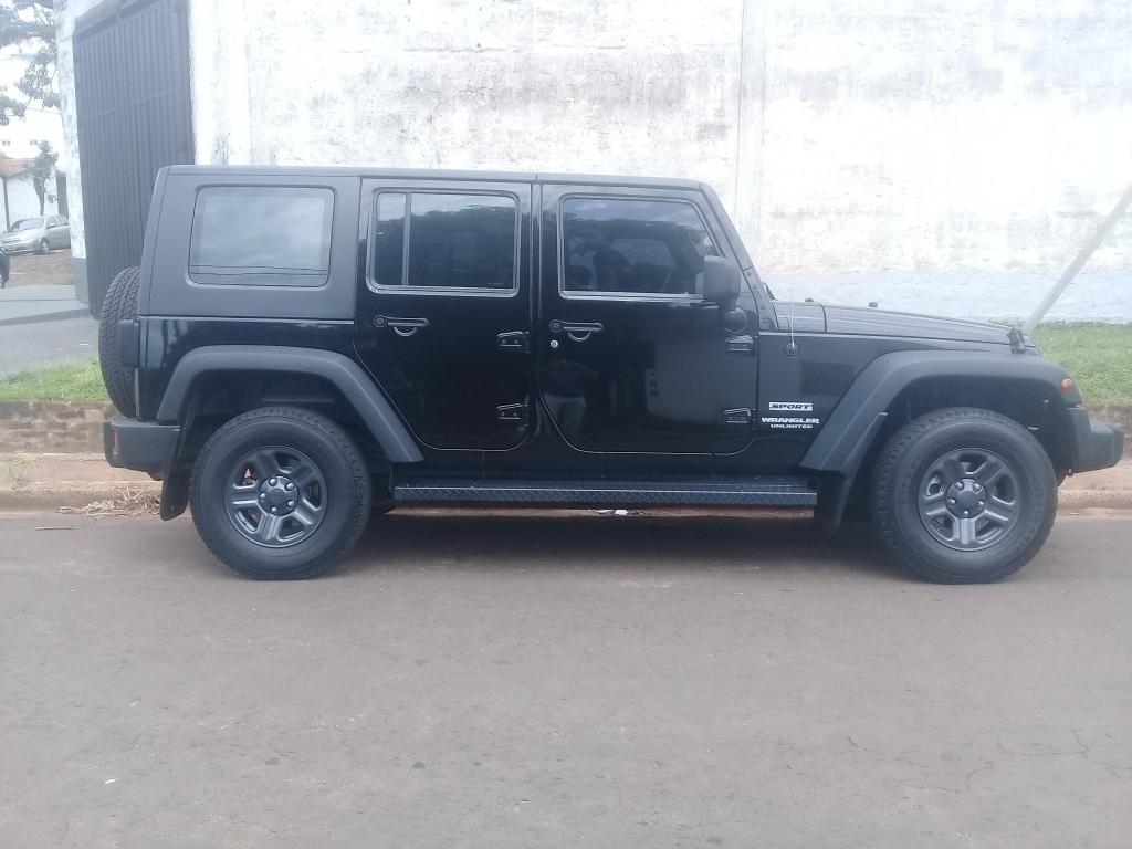 Vendo Jeep WRANGLER limited 