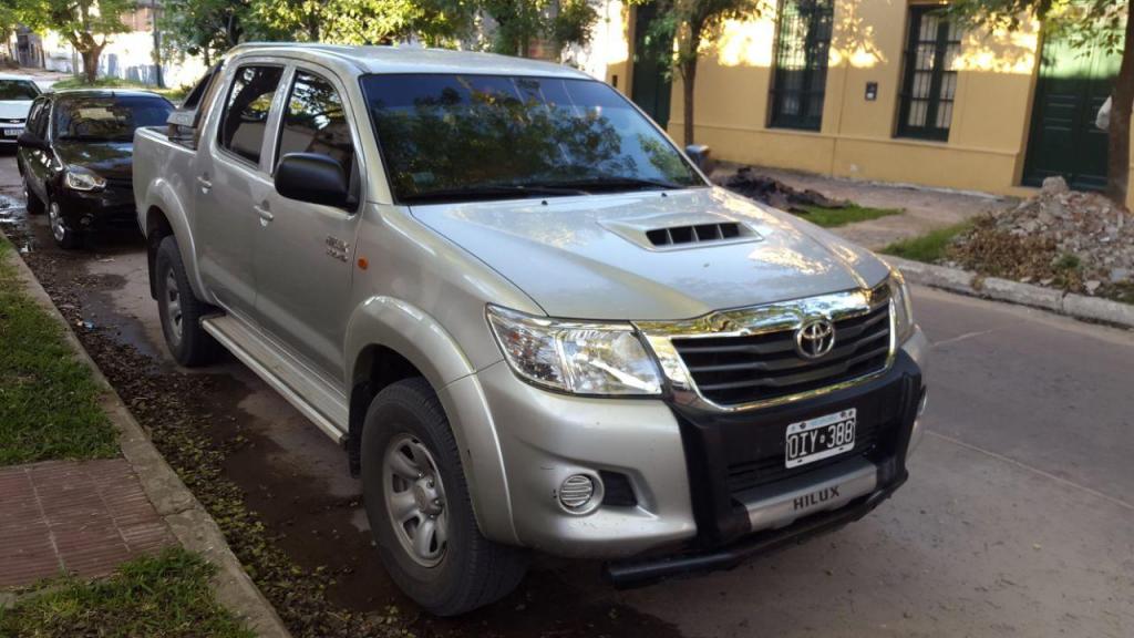 toyota hilux sr 