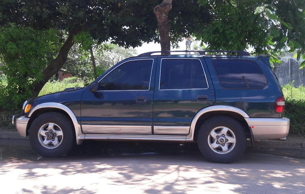 Vendo Permuto Kia Sportge 4x4