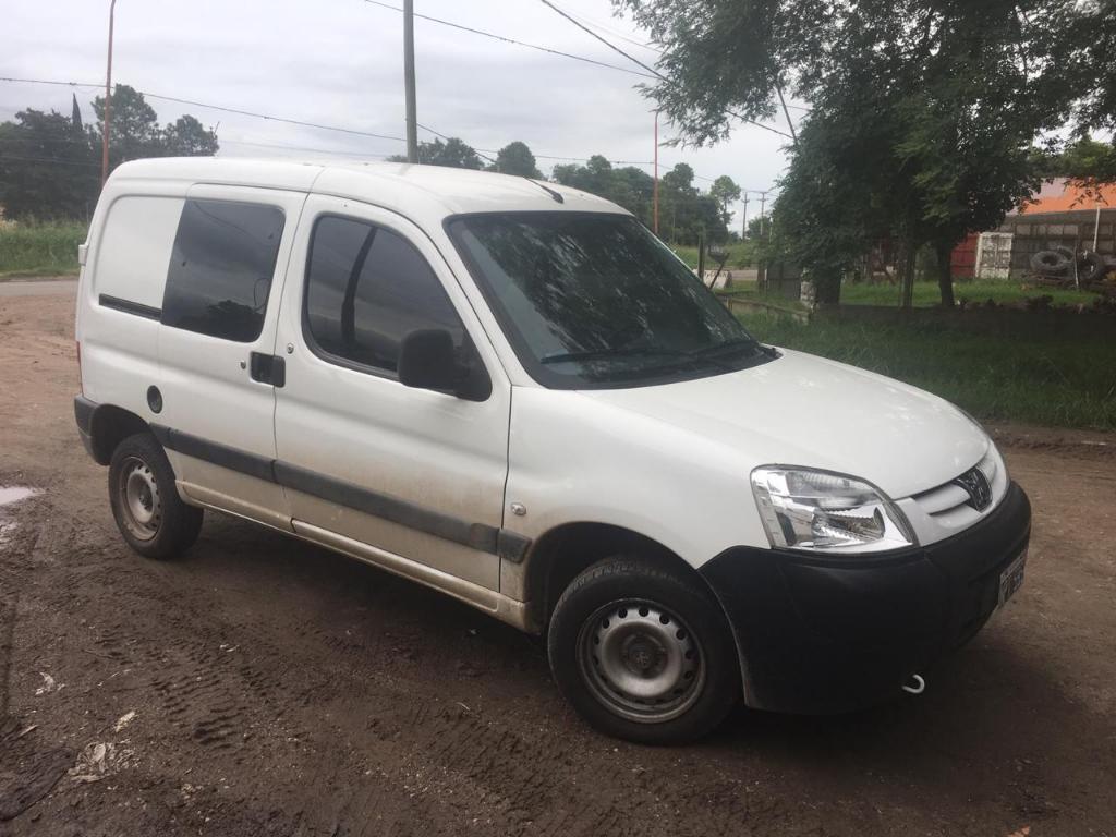 Vendo Peugeot Partner 1.4 Nafta 5 As.