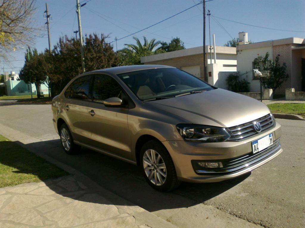 VOLKSWAGEN POLO 